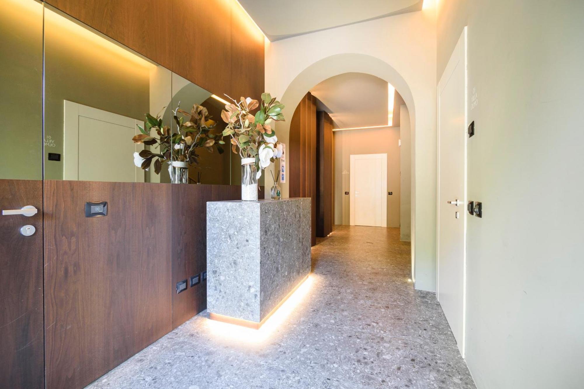 Historical Center - Free Parking And Private Terrace Appartement Como Buitenkant foto