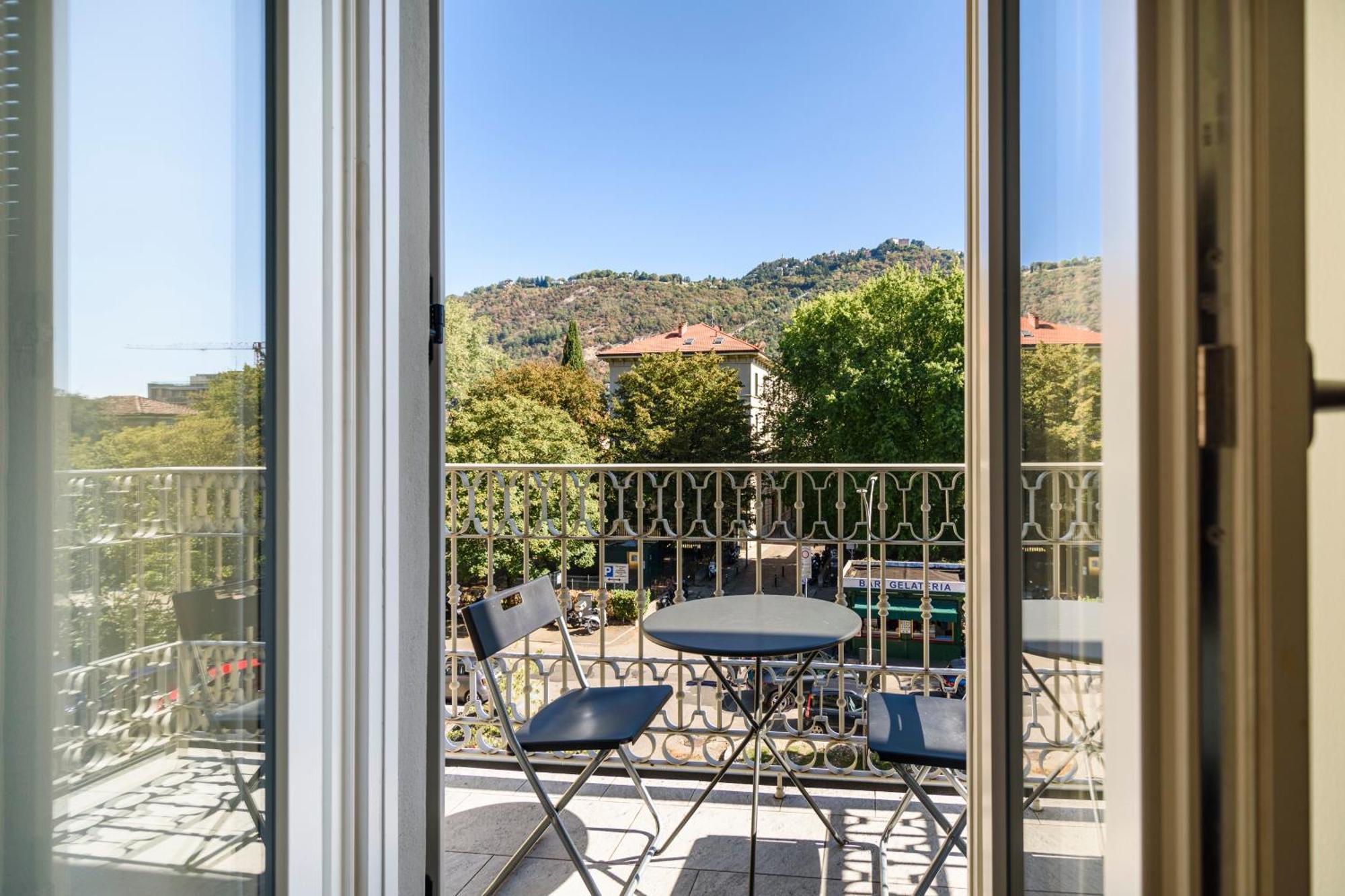 Historical Center - Free Parking And Private Terrace Appartement Como Buitenkant foto