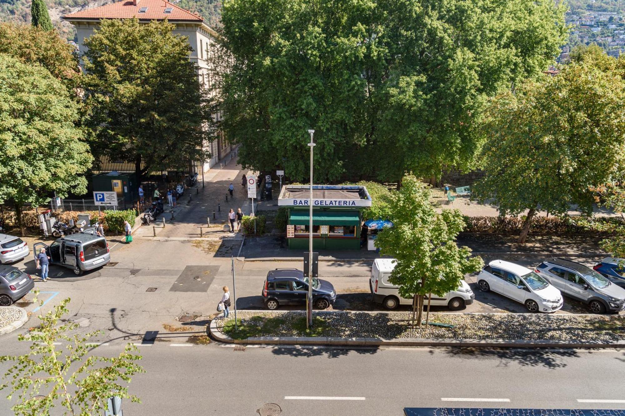 Historical Center - Free Parking And Private Terrace Appartement Como Buitenkant foto